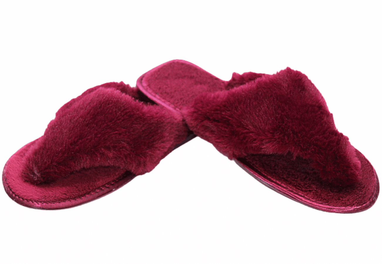 Thong best sale fluffy slippers